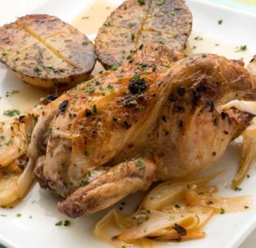 Picantón a la mostaza con patata asada